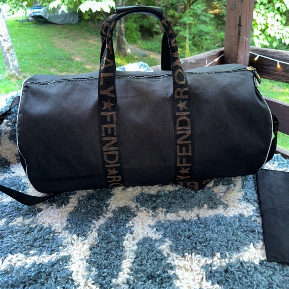 Fendi Large Duffle Bag With strap/Gorgeous 🥰_UNISEX/COA - Picture 2 of 12